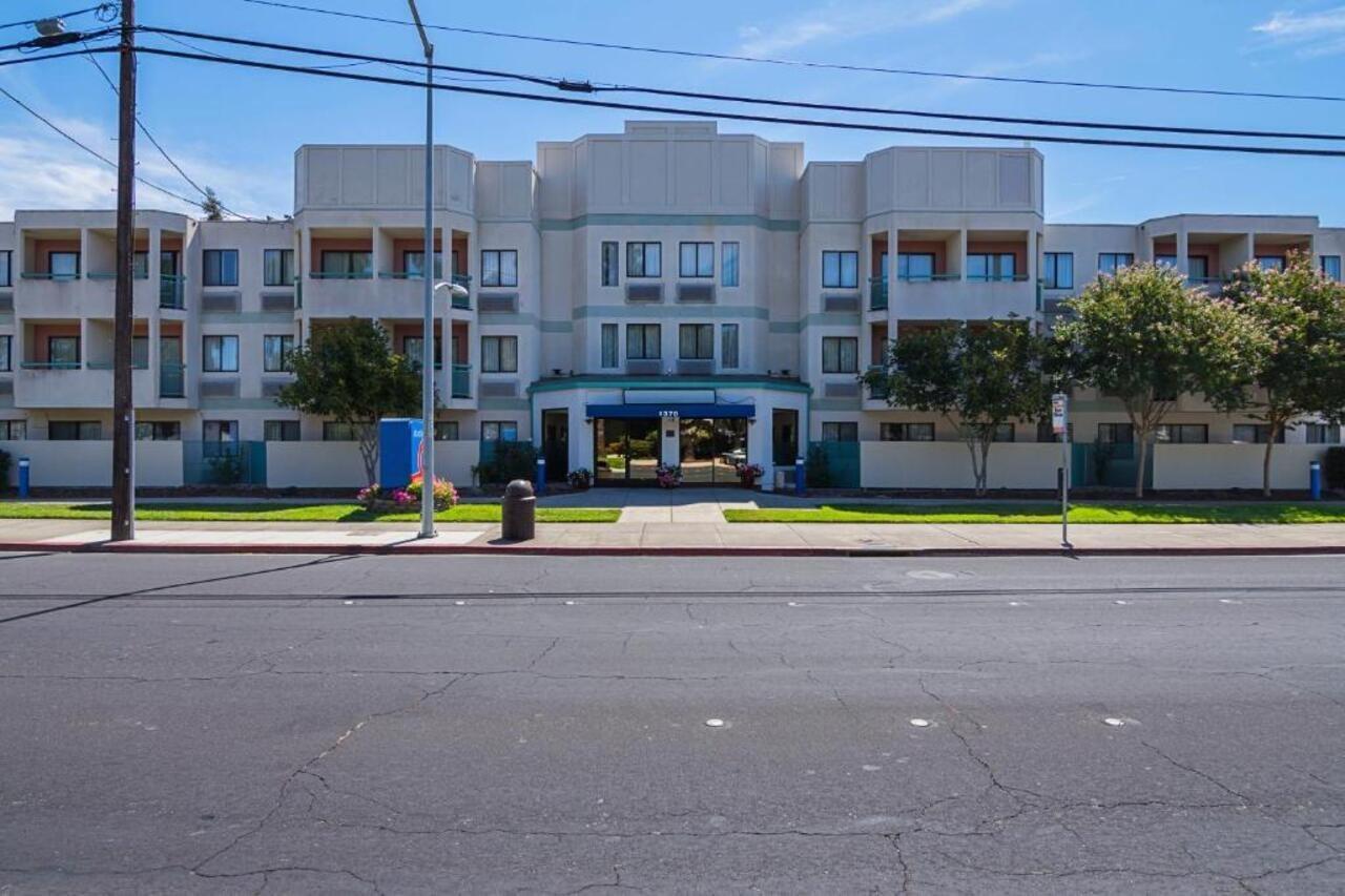 Hotel 6-concord, Ca 2*