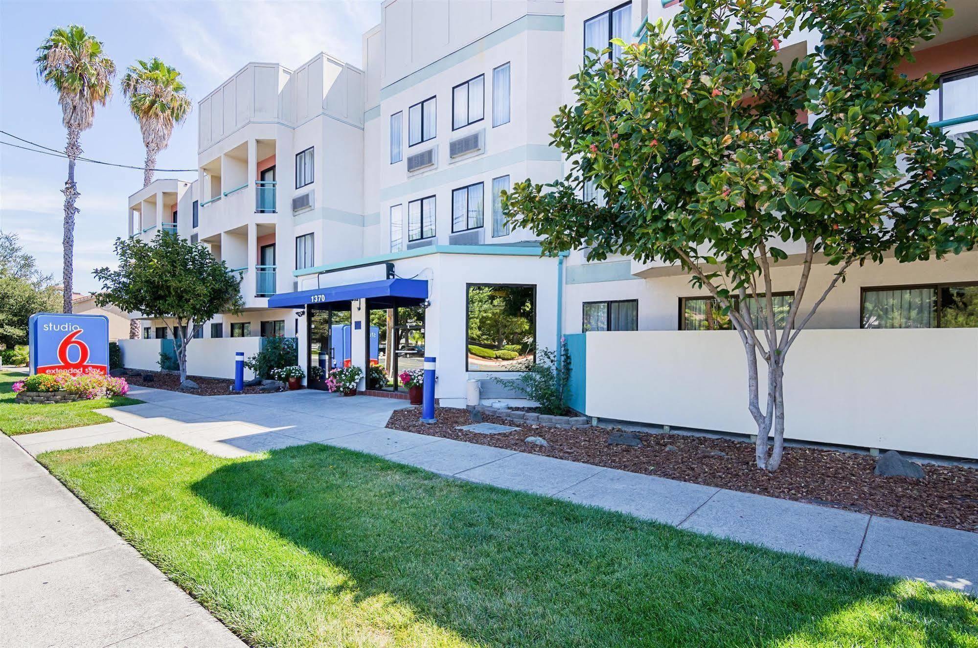 Hotel 6-concord, Ca 2*