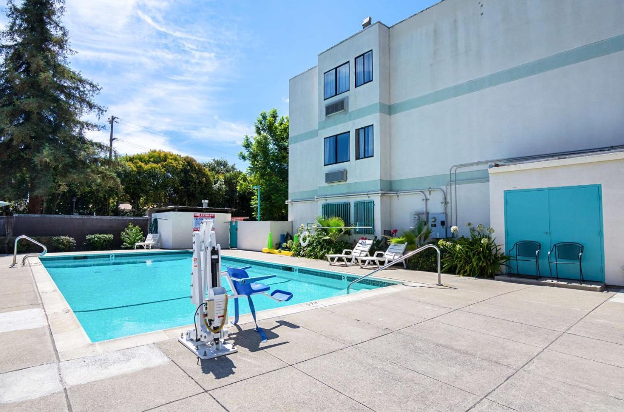 6-concord, Ca Hotel